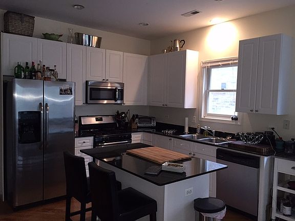 2nd image of 1514 N Wood St #2N