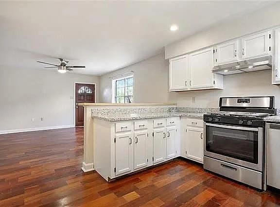 3rd image of 4607 S Saratoga St