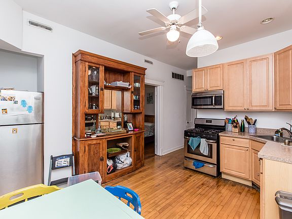 4th image of 1457 N Bell Ave #2221