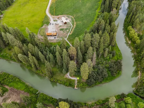 80 Stillwater River Trl, Whitefish, MT 59937