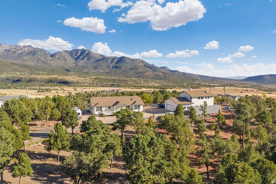 1st image of 708 Mule Deer Dr
