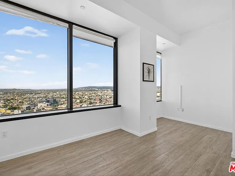 1100 Wilshire Blvd #2811 — Photo 9