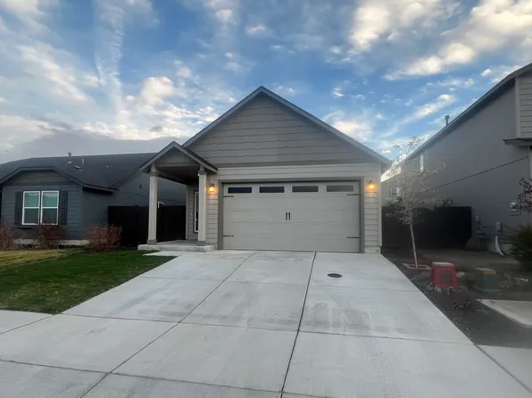 2474 NW Kingwood Ave, Redmond, OR 97756