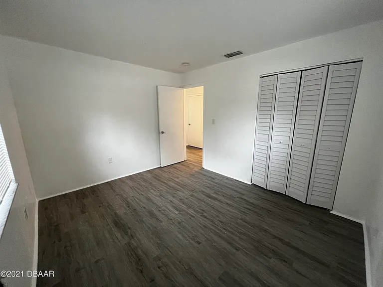 300 Hopkins Ave #B — Photo 11