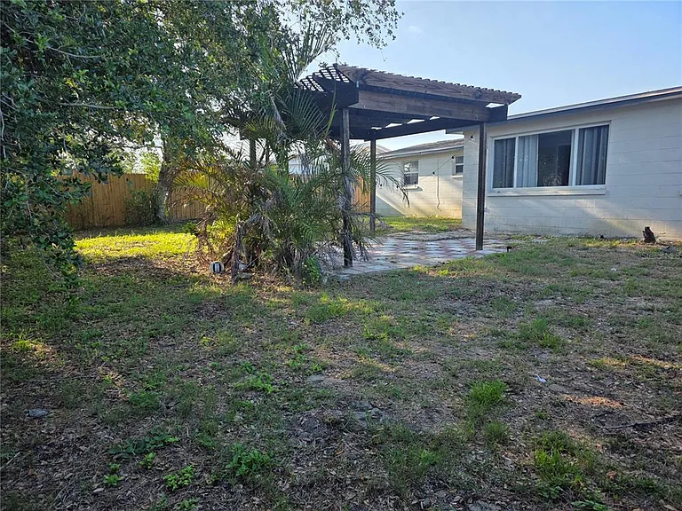 4823 Longwood Ave — Photo 32