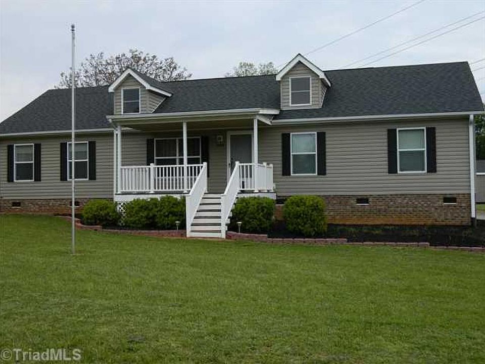 1st image of 3392 Rebecca Dr