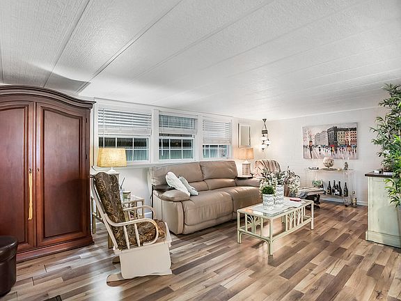 4th image of 8500 SW 18th Place