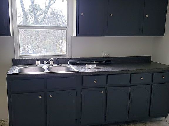 Kitchen with plenty of storage