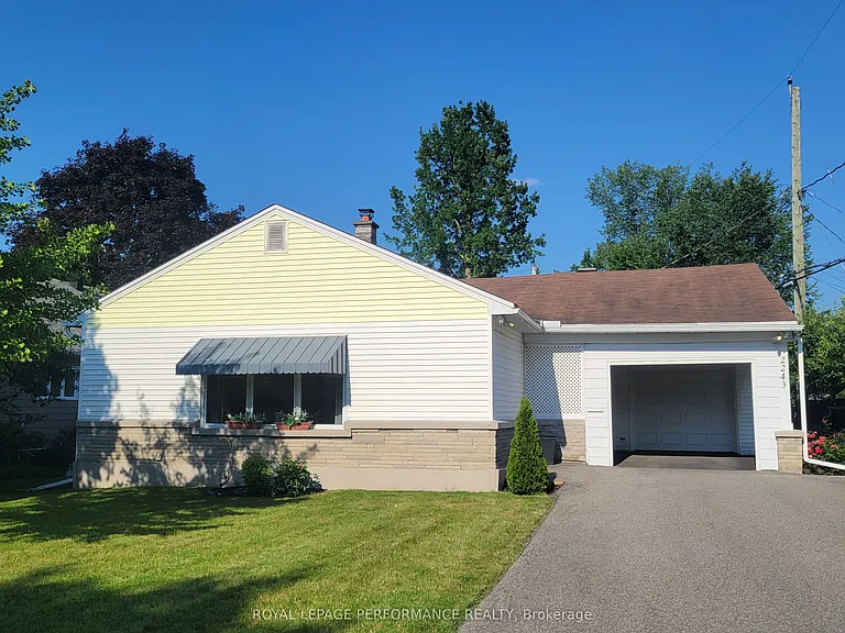2243 Hillary Ave — Photo 1