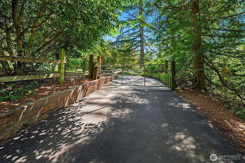 4th image of 16530 237th Avenue SE