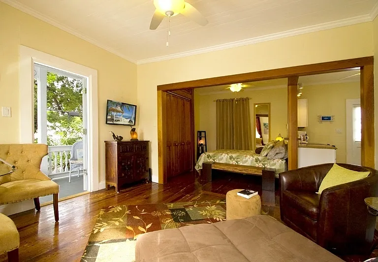 327 Margaret St #2 — Photo 11