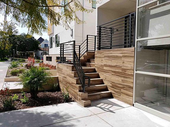 5th image of 2653 S Hobart Blvd #8