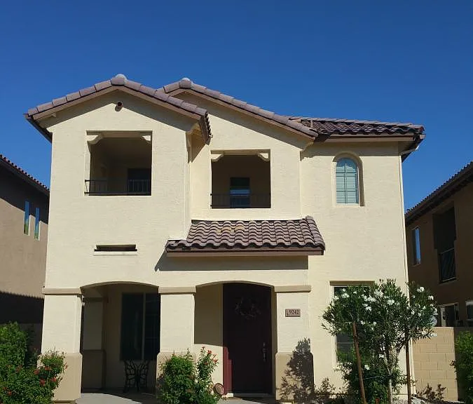 9242 W Coolbrook Ave — Photo 2