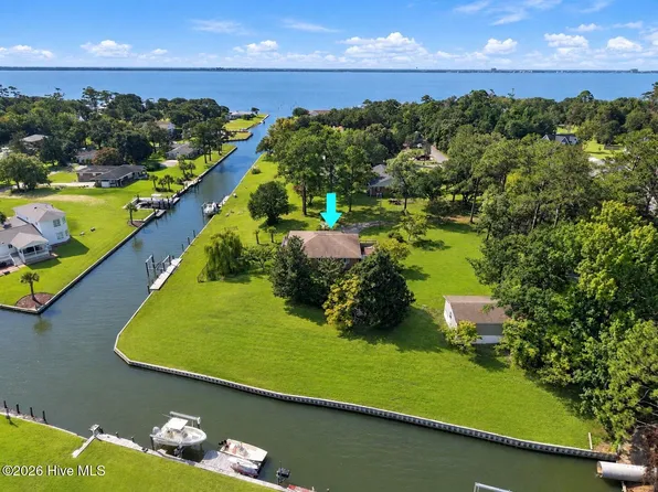 315 Holly Lane, Newport, NC 28570
