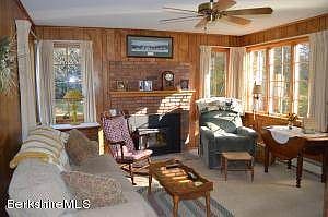 family room w fireplace