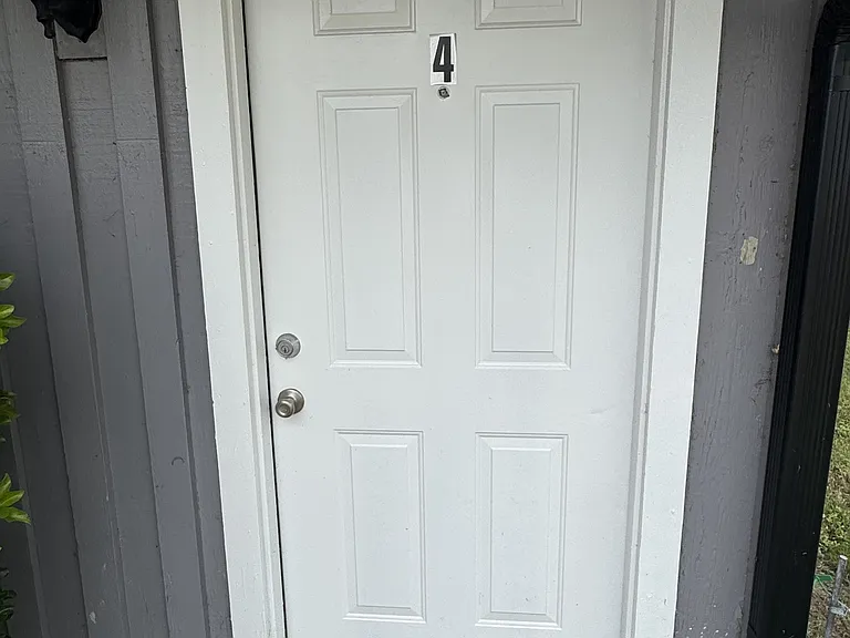 2834 Cedar Cir #4 — Photo 2