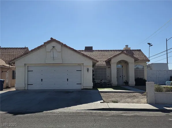 5925 Waveland Dr, Las Vegas, NV 89130