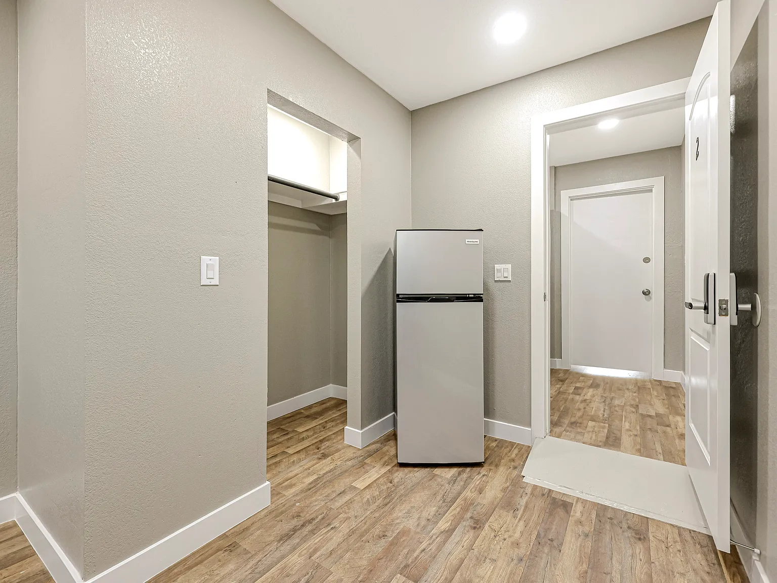 4 bed, 4.0 bath, 2450 sqft, $845 — Photo 3
