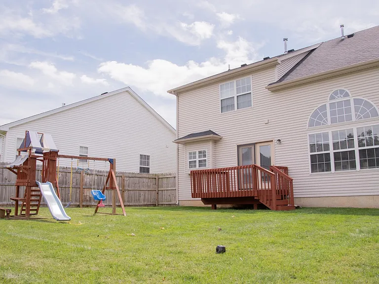 10705 Elkington Ln — Photo 26