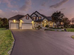 17700 Mushtown Rd, Prior Lake, MN 55372