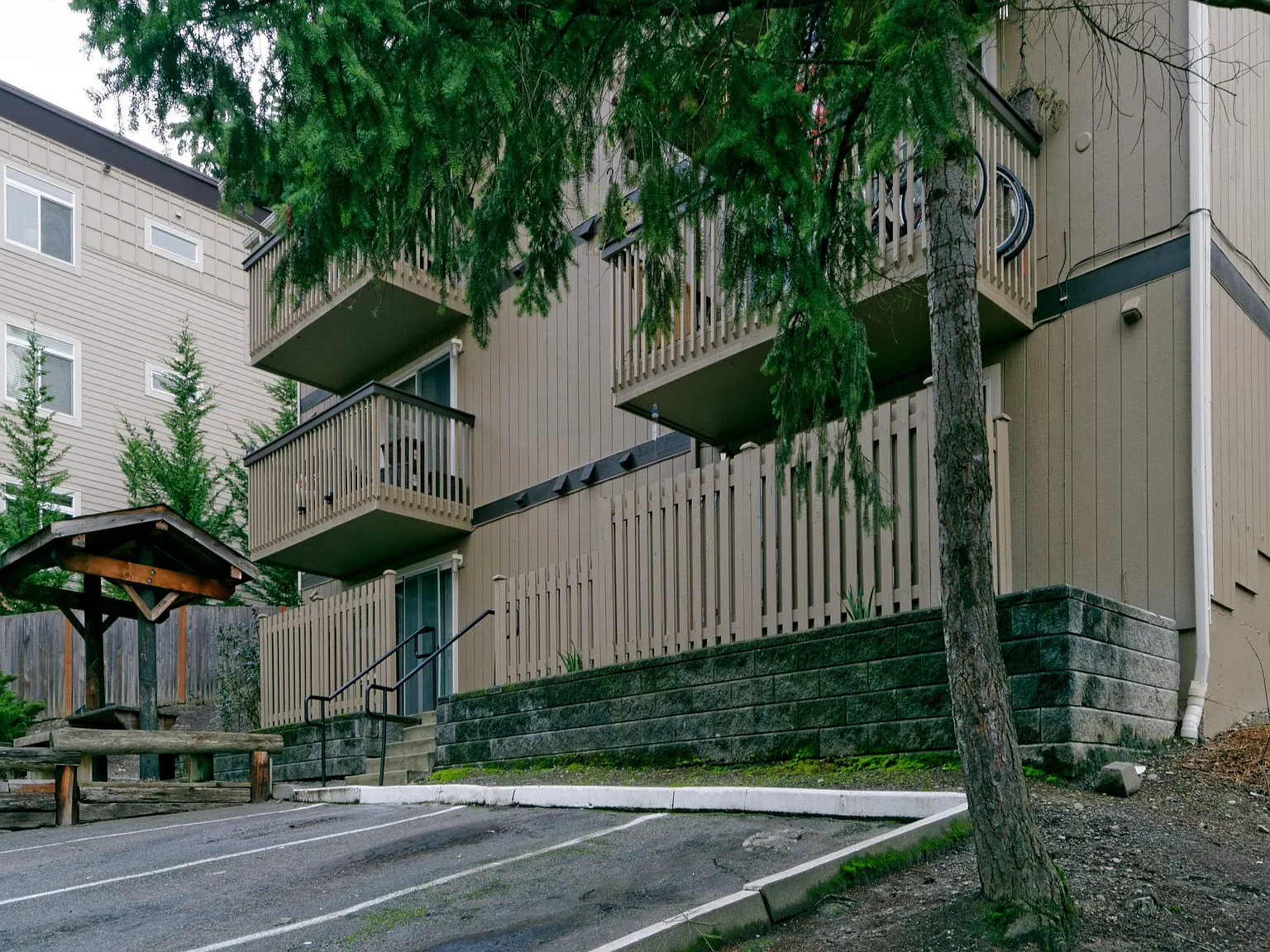 Terrace Hill — Photo 4