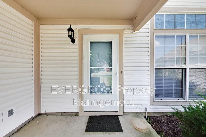 3 bed, 2.5 bath, 1948 sqft, $1,995 — Photo 4