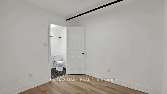 917 Saint Clair Ave W #30 — Photo 14