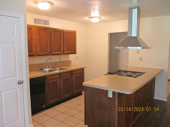 5th image of 553 Cumberland Dr