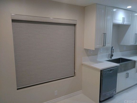 3rd image of 3761 Boundary St Unit 5