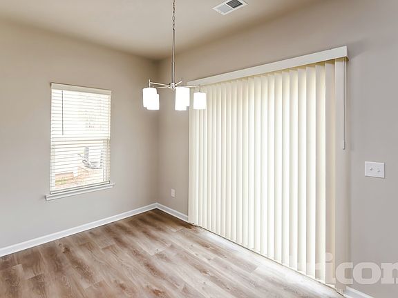 4th image of 205 Spring Knoll Dr