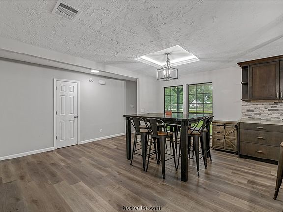 4th image of 9611 Valley View Dr #Bz