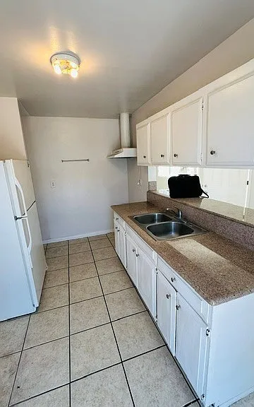3824 Princeton St — Photo 9
