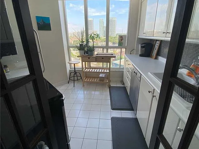 2285 Lake Shore Blvd W #910 — Photo 7
