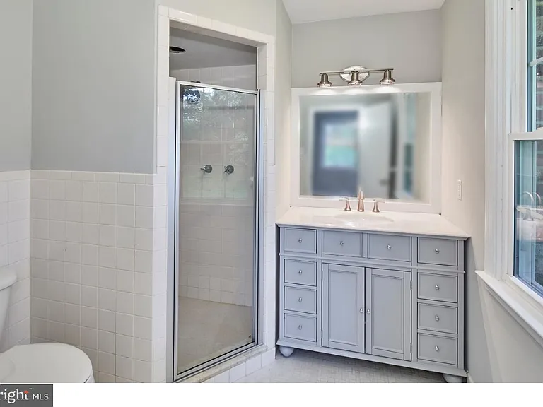 506 Foulkstone Rd — Photo 13