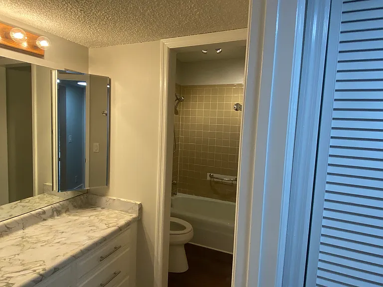 515 Basswood Ave #L-115 — Photo 4