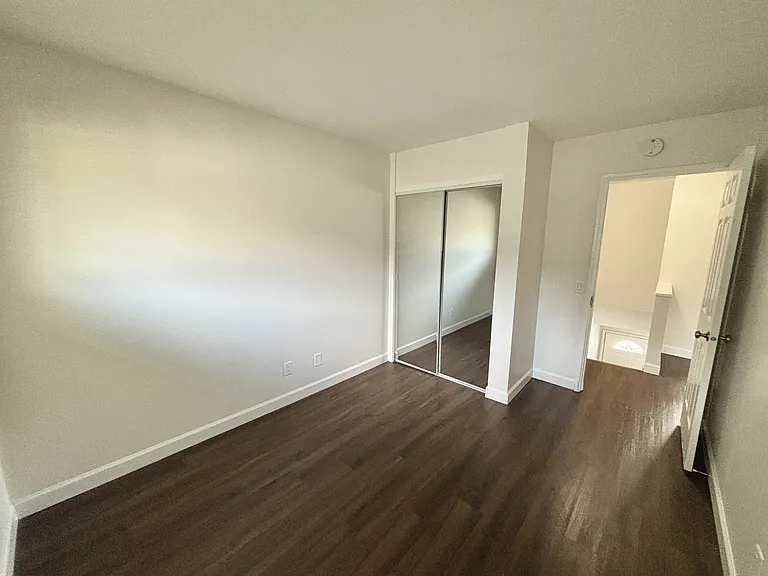 Sundale Townhomes — Photo 17