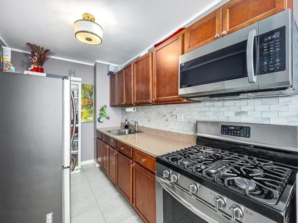 2930 W 5th St #E2, Brooklyn, NY 11224