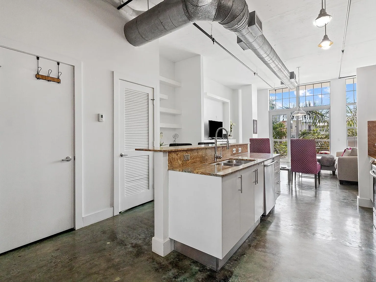 1 bed, 1.0 bath, 828 sqft, $3,350 — Photo 3