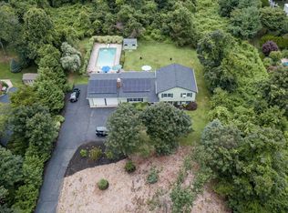 310 Bailie Beach Rd, Mattituck, NY 11952