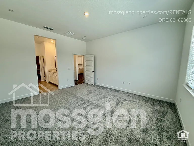 5666 Sailrock St — Photo 26