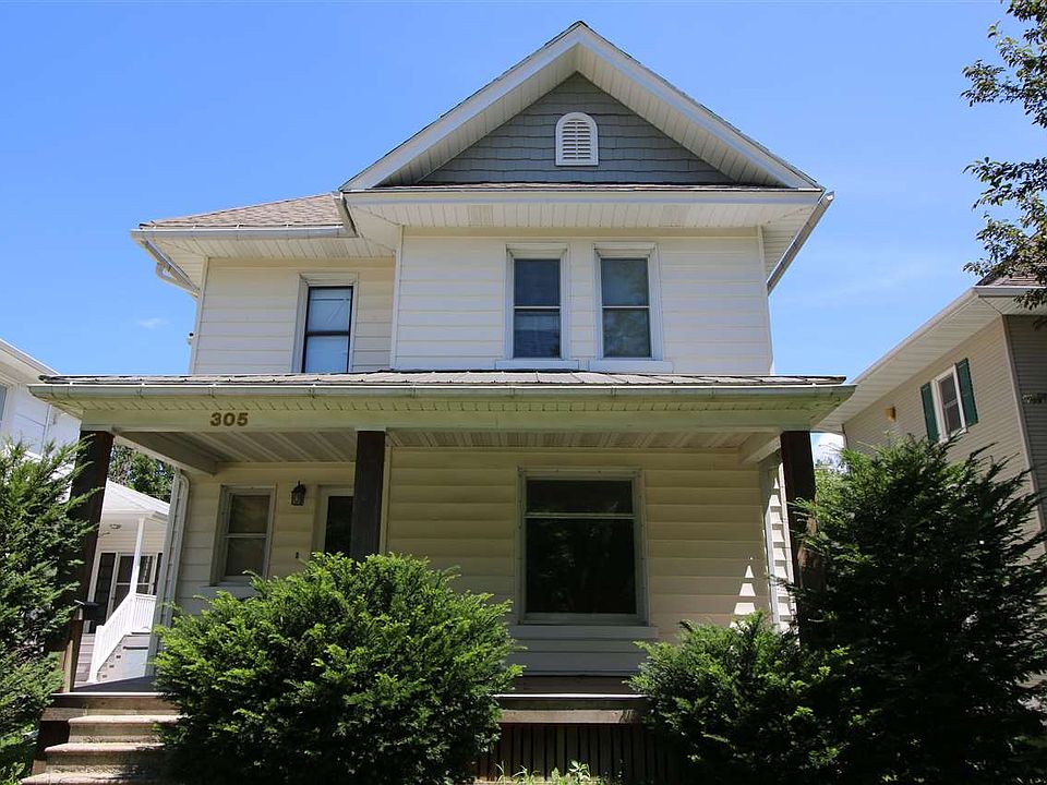 1st image of 305 1st Ave NE