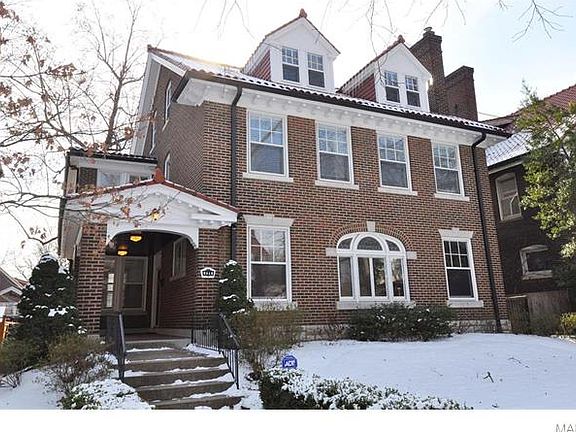 4th image of 6814 Waterman Ave