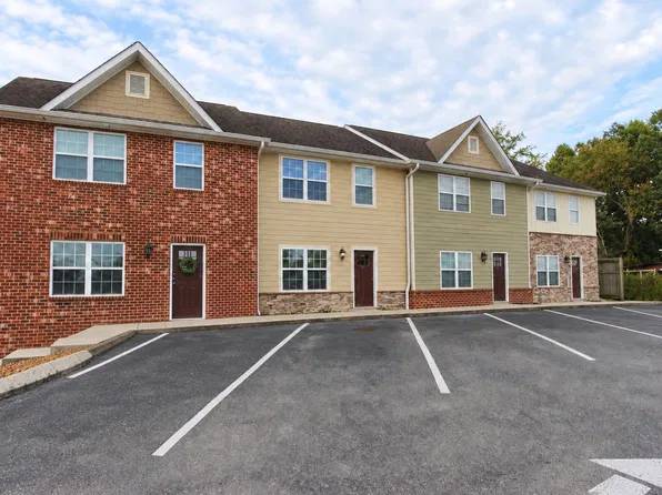 373 E Jere Whitson Rd, Cookeville, TN 38501