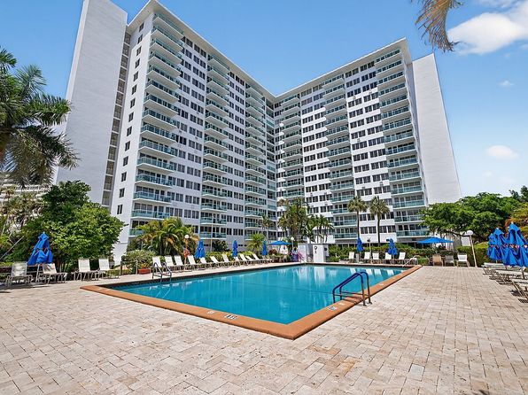 3233 NE 34th St APT 814