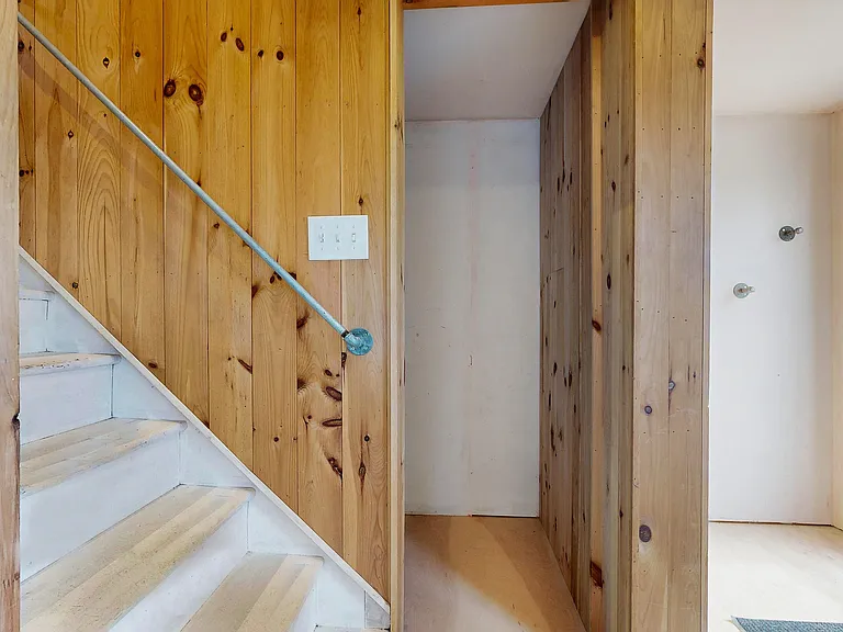 42 Evergreen Ave — Photo 16