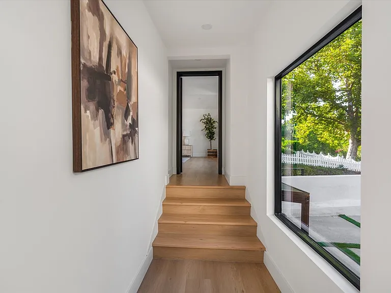 3873 Royal Woods Dr — Photo 30