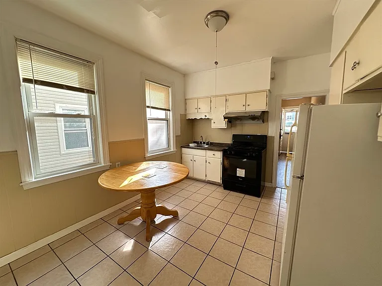 49 Ashland St #49 — Photo 5