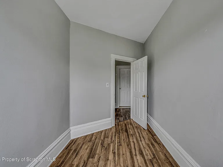 301 N Bromley Ave #1 — Photo 13