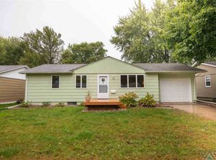 4008 E 22nd St, Sioux Falls, SD 57103