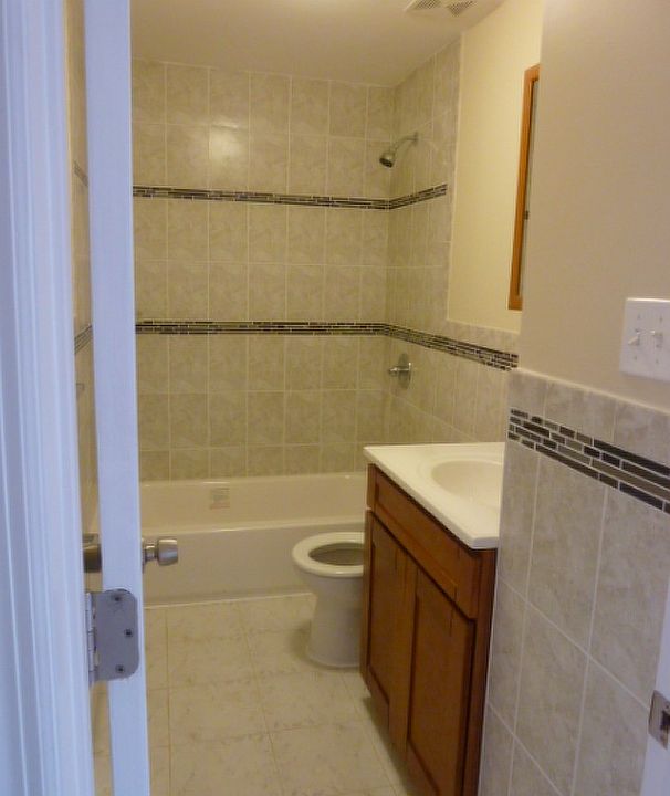 1st image of 869 E 95th St #3